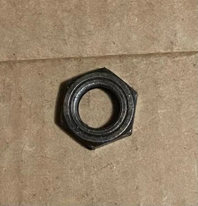 YAMAHA YZ125 1998 COUNTERSHAFT SPROCKET NUT YAMAHA OEM NUT 90179-16226-00 - Bild 1 von 1