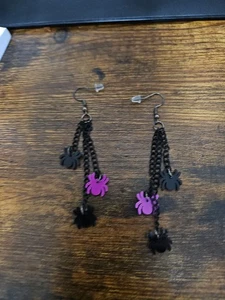 Halloween Dangle Earrings Black And Purple Spiders - Picture 1 of 1