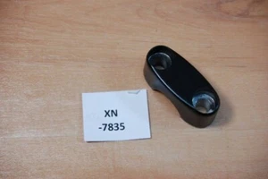 Suzuki 56211-34300-291 CLAMP, HANDLE BAR UPPER | BLACK Genuine NEU NOS xn7835 - Bild 1 von 1