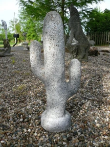 OLD WHITE CACTUS VINTAGE CEMENT/CONCRETE GARDEN ORNAMENT 21" TALL - Picture 1 of 7
