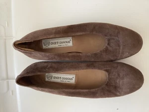 Andre Assous Brown Suede Flats Size 7 Pre-Owned - Picture 1 of 4