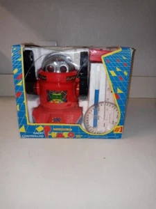 VINTAGE PLASTIC ROBOT PIKASO EDUCATIONAL TOY - Picture 1 of 7