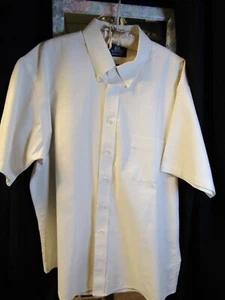 Camisa de vestir ajustada con cuello abotonado sin arrugas Stafford para hombre (300-53) - Imagen 1 de 9