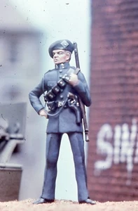 Kit de miniaturas Valiant # 9727 cadete auxiliar, policía real irlandesa 1921 54 mm - Imagen 1 de 2