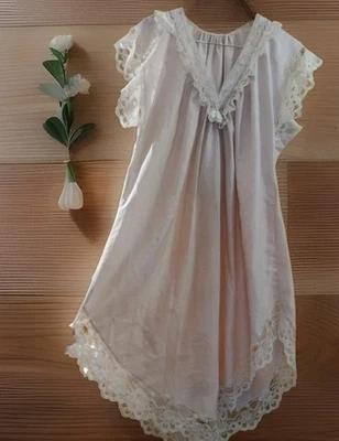 Camisón vintage años 50 Cottagecore beige satinado dobladillo asimétrico encaje vintage XL Foto 1 de 4