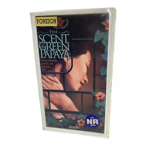 Scent of Green Papaya VHS Tape VIET w/ ENG Subtitles Hard Case - Ex Rental - Imagen 1 de 5