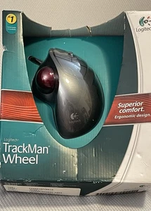 Vintage NOS Logitech TrackMan Wheel Optical Trackball Mouse 904334-0403 NEW - Afbeelding 1 van 6
