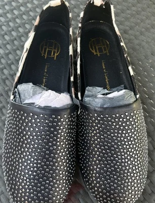 Mocasín plano House of Harlow 1960 leopardo pelo de becerro tachuela Kye negro marrón talla 40 Foto 1 de 4