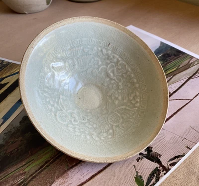 Único en su clase. Cuenco de porcelana Celadón antiguo calidad museo siglos X-XIII. Foto 1 de 4