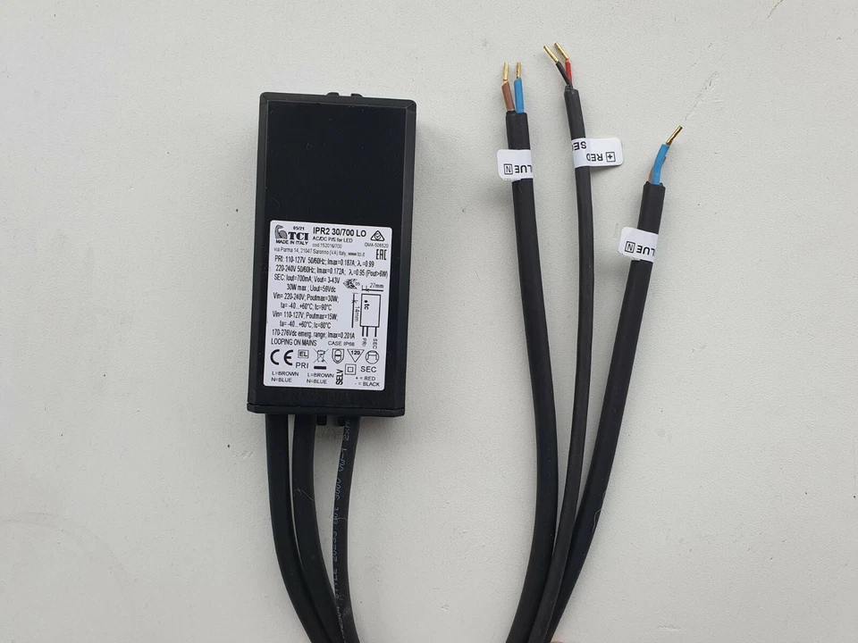LED DRIVER TRANSFORMER IP68 LED Driver 2v to 43v 700mA (LOOP IN-OUT) - Image 1 of 1