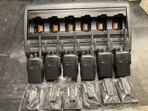 Motorola walkie talkies EX500 set of six with charge base & waist clips 1 chanel - Zdjęcie 1 z 19