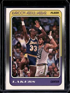 1988-89 Fleer #64 Kareem Abdul-Jabbar Los Angeles Lakers (HOF) NM-MINT - Picture 1 of 2