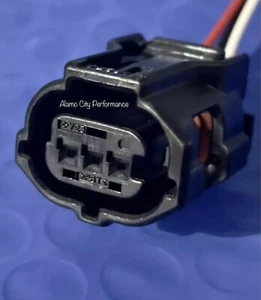 Ambient Outside Air Temperature Sensor connector for 2019-2022 Avalon - Picture 1 of 1