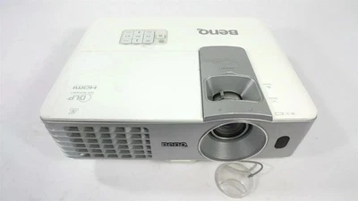 BenQ W1070 Full HD 3D Projector - HDMI 2000 Lumens - Lamp Timer : 1950 Hours - Image 1 of 4