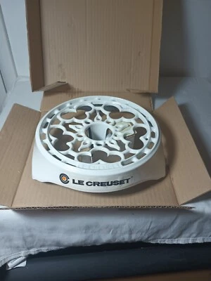 Nuevo La Creuset Vela Patas Trivet Blanco 8" Redondo Esmaltado Hierro Fundido Foto 1 de 4