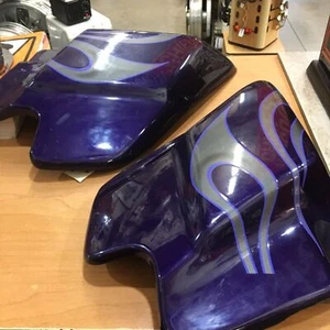 Harley Davidson OEM FLHRSEI Sidecovers purple with flames #66250-97/66048-97 - Bild 1 von 1