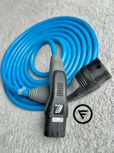 Genuine BMW i3 i8 Type 2 Public Charging Cable & BAG  “i” Logo 225Xe 330e 530e - Picture 1 of 6