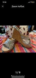 Sandali con zeppa GUESS tono argento indossati pochissimo taglia 6,5 - Foto 1 di 9
