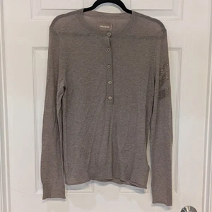 Zadig & Voltaire Wm Größe Large 100 % Kaschmir Henley Pullover Cappichino hellbraun Pfeil - Bild 1 von 11