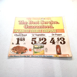 Vintage 1992 Tom Daumen Lebensmittelgeschäft Mailer Lebensmittel Getränke Snacks alte Preise - Bild 1 von 4