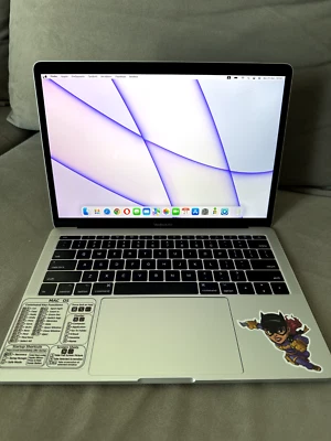 Apple MacBook Pro 2017 Core i7 2.5Ghz 16gb Ram 512nvme - Image 1 of 4