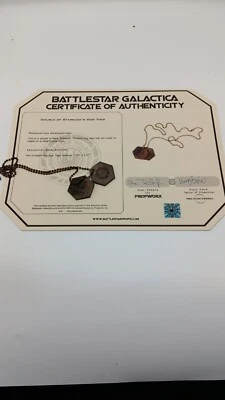 Etiquetas de perro Battlestar Galactica 2004 utilería de producción certificado de autenticidad Kara Thrace Starbuck Foto 1 de 3