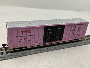 NIB MicroTrains N Scale TTX Pink 'On Track for a Cure' 60 Ft HighCube Boxcar - Picture 1 of 11