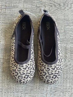 Nordstrom Rack Girls Slip-On Mary Jane Flats Size 4M Textile Animal Print New - Image 1 of 4
