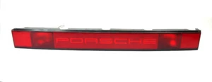 PORSCHE 911 Heckblende Reflektor 91163312301 Abschlussblende Heckleuchte - Bild 1 von 8