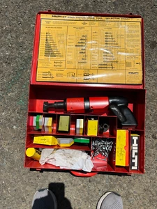 Hilti Powder Actuated Nail Gun DX 400 B - Picture 1 of 6