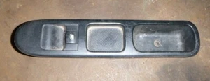 Peugeot 307 T5 12/01-9/05 Left Front Window Switch - Picture 1 of 2