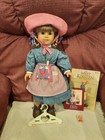 Pensionierte Pleasant Company Kirsten American Girl Puppe 18 Zoll mit Buch und Markenzeichen Pin