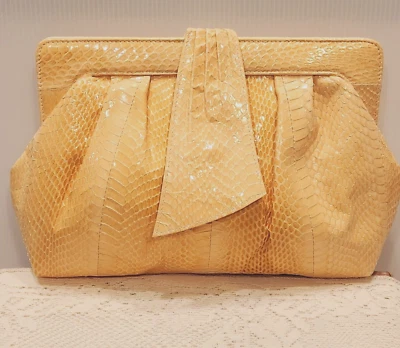 Bolso sin asas vintage imitación piel de serpiente oro amarillo correa opcional 1960-1980 J. Renee Foto 1 de 4