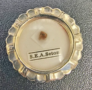 Vintage Saint Elizabeth Seton Charm In Good Shape With Bale Still Attached - Picture 1 of 4
