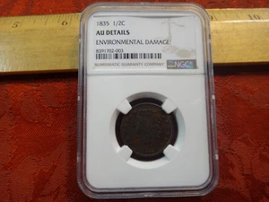 Medio centavo cabeza clásica de Estados Unidos 1835 1/2 c clasificación NGC AU detalles medio ambiente - Imagen 1 de 4