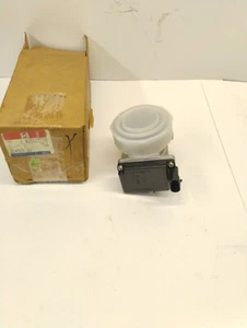 GENUINE GM 25532799 Mass Air Flow Sensor 1988-1993 Bonneville 3.8L 3.3L Century - Picture 1 of 3