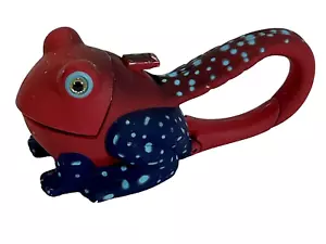LED Flashlight Red Frog Big Discoveries Lifelight Animal Carabiner Plastic 3" - Picture 1 of 13
