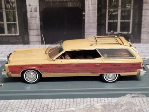 NEO SCALE MODELS 1/43 - CHRYSLER TOWN A COUNTRY STATION WAGON 1976 - ROTTAME - Foto 1 di 5