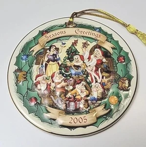 Snow White Ornament Disney's Christmas Through The Years 2005 Embossed Dwarfs - Picture 1 of 6