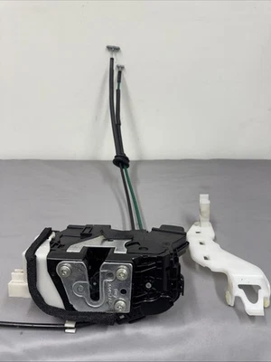 Привод защелки замка передней левой водительской двери 11-15 Kia Sorento 81310-2P000 - Изображение 1 из 4