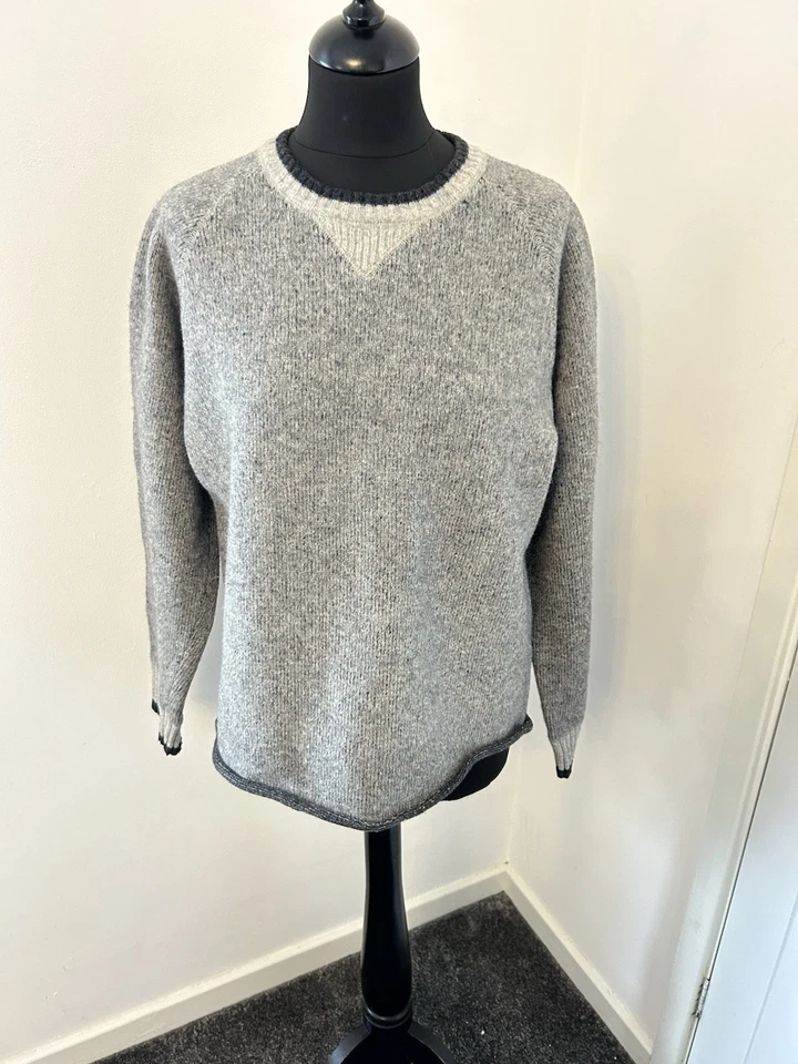 Jersey de lana de cordero con lengüeta roja Levis grande L cuello redondo logotipo de brazo LS vintage Foto 1 de 4