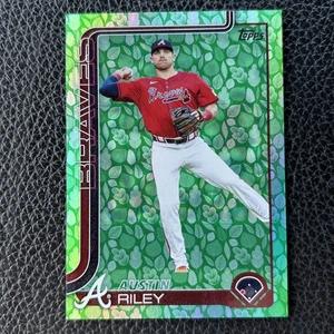 Austin Riley - 2025 Topps Series 1 #54 Easter Tin - Bild 1 von 2