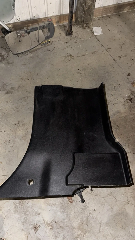 Dodge Ram 2500 3500 2013-2018 mega cabina lado derecho pasajero borde pilar C inferior Foto 1 de 2