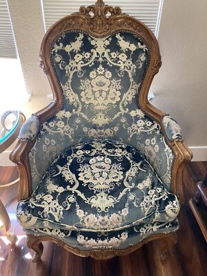 Vintage French Louis XV Style Bergere Arm Chair Good Condition - Image 1 of 4