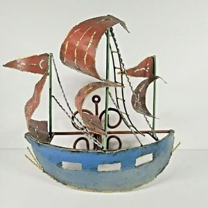 Scultura Nave Barca Metallo Misto Vele Blu Rosso 12" Scala Finestre Nautica Oceano - Foto 1 di 12