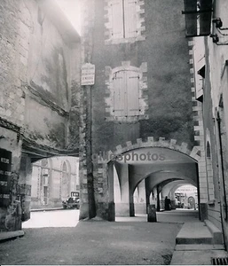 LAUZERTE c. 1950 - Une Rue Arcades Tarn et Garonne - DIV 2912 - Picture 1 of 2
