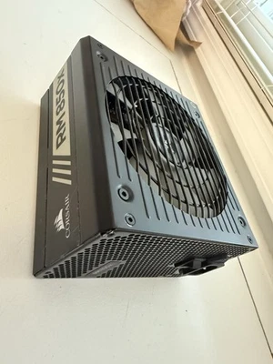 Fuente de alimentación totalmente modular Corsair CP-9020180-NA RM850x 850 W 80 PLUS con certificación dorada Foto 1 de 4