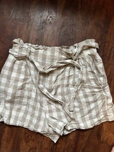 A NEW DAY, Chino Shorts, Women's Size L, Tan &White Checks, Gathered Waist, Belt - Picture 1 of 3