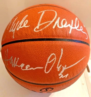 Hakeem Olajuwon/Clyde Drexler Signed Official Basketball PSA/DNA K20005 - Image 1 of 2