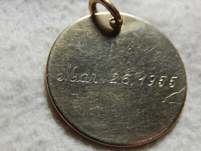 Colgante redondo vintage 14K Gf con fecha inscrita 26-03-1955 ¡Regalo de cumpleaños! Foto 1 de 4